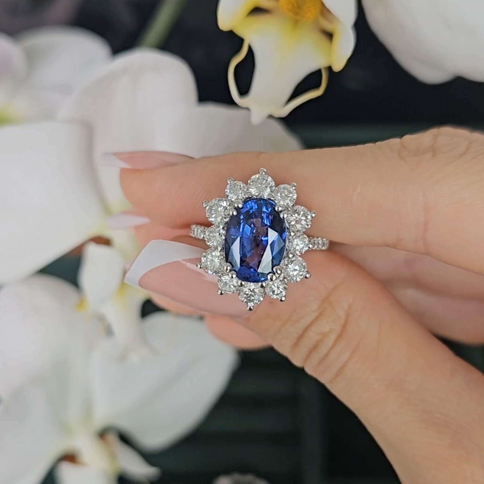Ring. Saphire and diamonds