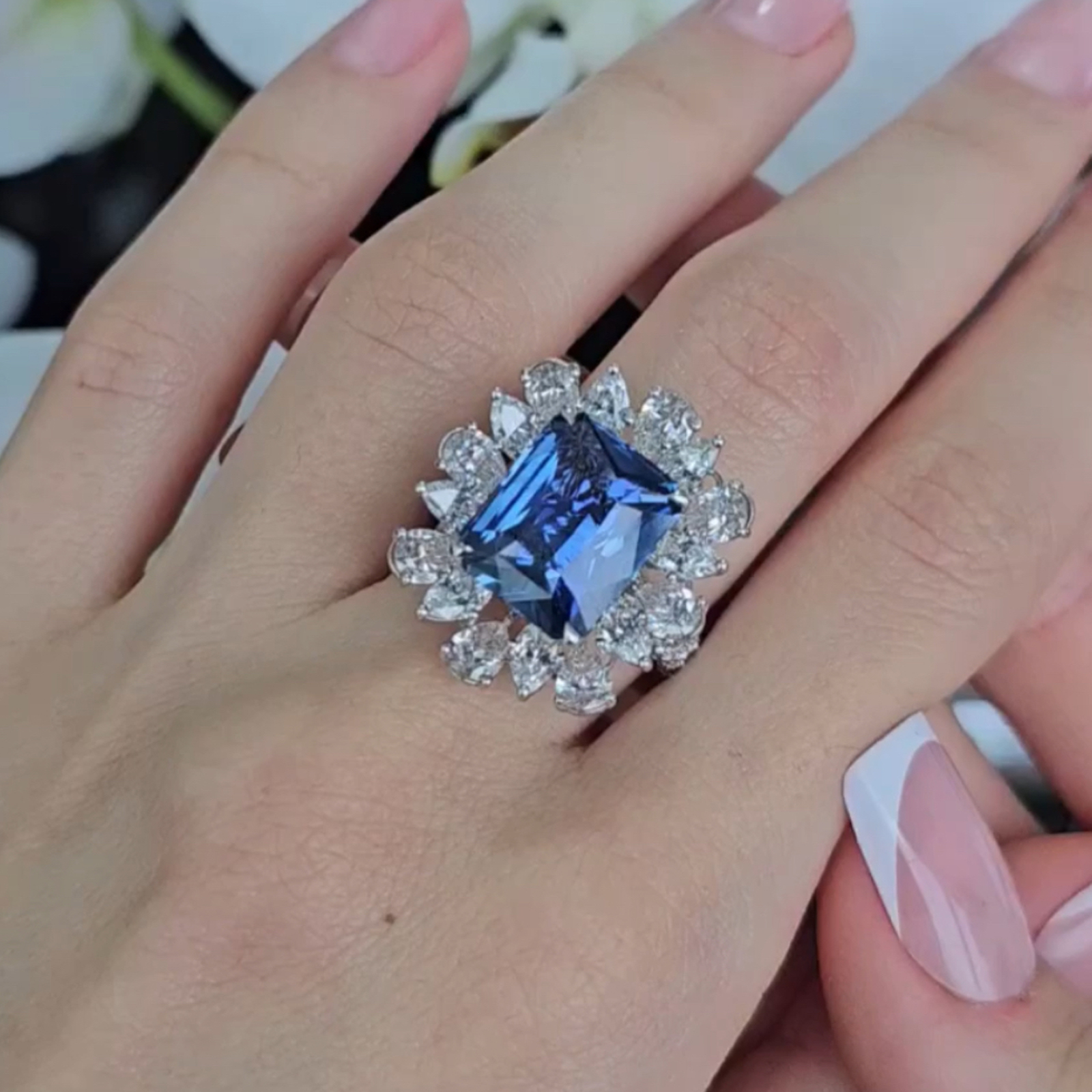 Ring with sapphire and diamonds